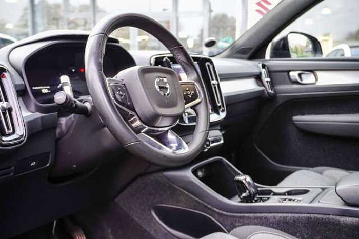 Volvo XC40 2WD Core B3 Mild-Hyb. AUTOM. ACC AHK