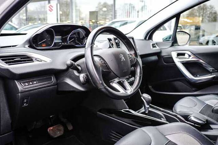 Peugeot 2008 Allure PureTech 110 Automatik/Allwetter