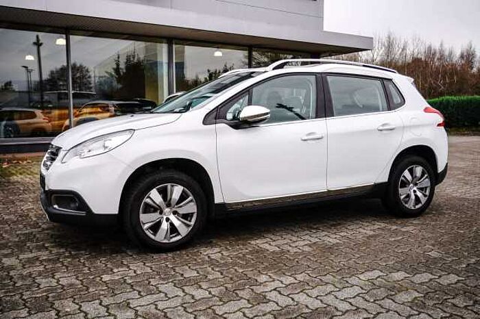 Peugeot 2008 Allure PureTech 110 Automatik/Allwetter