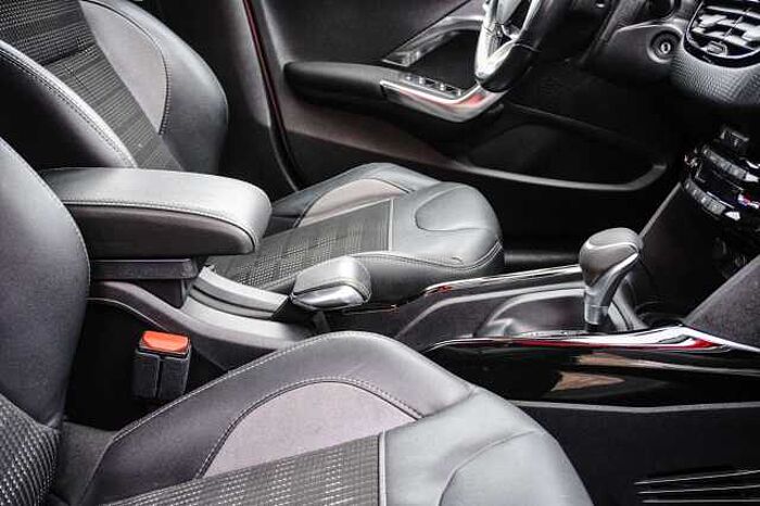Peugeot 2008 Allure PureTech 110 Automatik/Allwetter