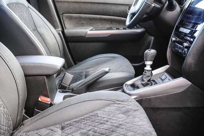 Suzuki Vitara 1.4 BOOST HYBRID Comfort+ mit AHK
