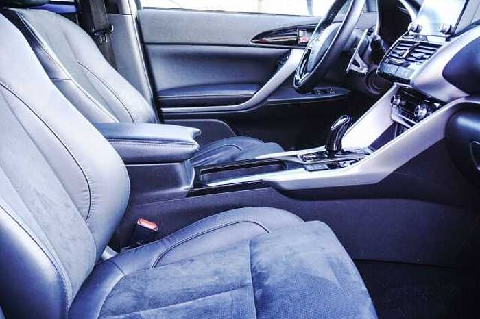 Mitsubishi Eclipse Cross 2.4 PLUG-IN 4WD PLUS Select Black