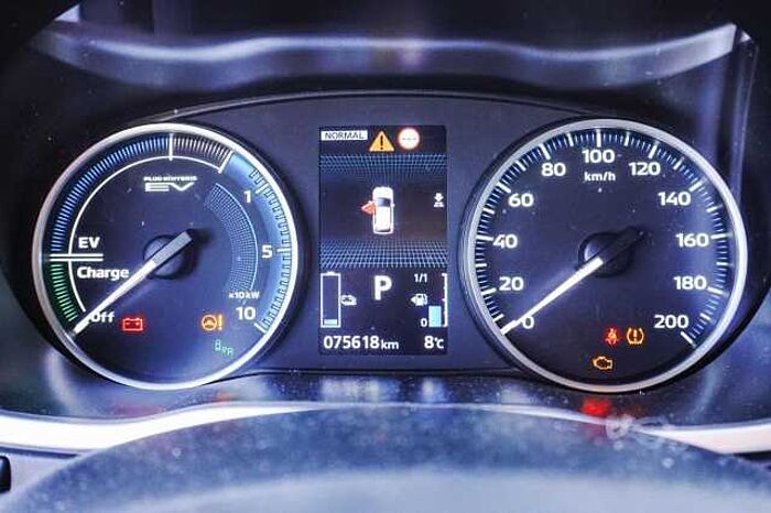 Mitsubishi Eclipse Cross 2.4 PLUG-IN 4WD PLUS Select Black