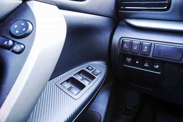 Mitsubishi Eclipse Cross 2.4 PLUG-IN 4WD PLUS Select Black