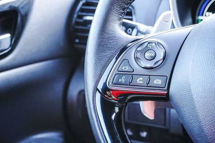 Mitsubishi Eclipse Cross 2.4 PLUG-IN 4WD PLUS Select Black