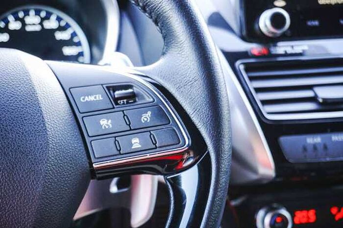 Mitsubishi Eclipse Cross 2.4 PLUG-IN 4WD PLUS Select Black