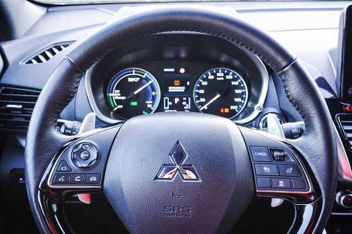 Mitsubishi Eclipse Cross 2.4 PLUG-IN 4WD PLUS Select Black