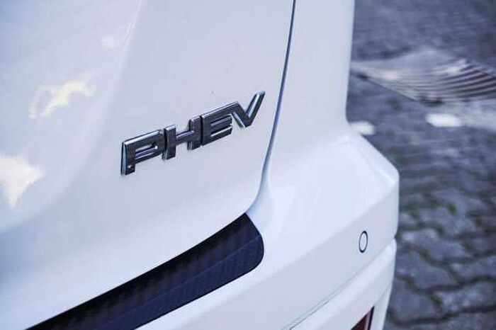 Mitsubishi Eclipse Cross 2.4 PLUG-IN 4WD PLUS Select Black