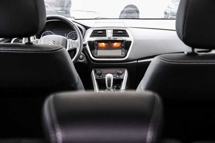 Suzuki Sonstige SX4 S-Cross 1.4 BJ Comfort+PLUS Automatik ALLRAD