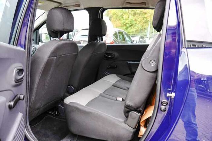 Dacia Lodgy 1.6 SCe Essential 1. Hand + HU/AU neu