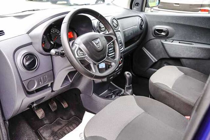 Dacia Lodgy 1.6 SCe Essential 1. Hand + HU/AU neu