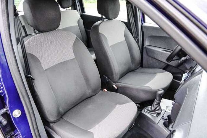 Dacia Lodgy 1.6 SCe Essential 1. Hand + HU/AU neu
