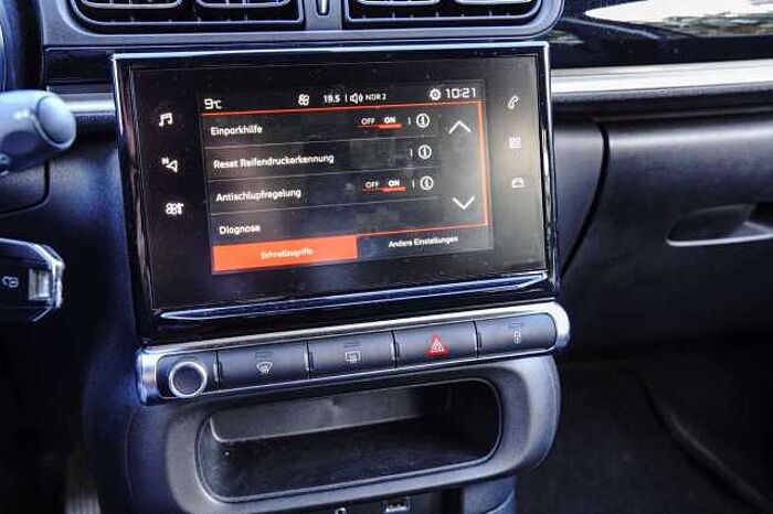 Citroen C3 PureTech SHINE HU neu / 8-fach-bereift